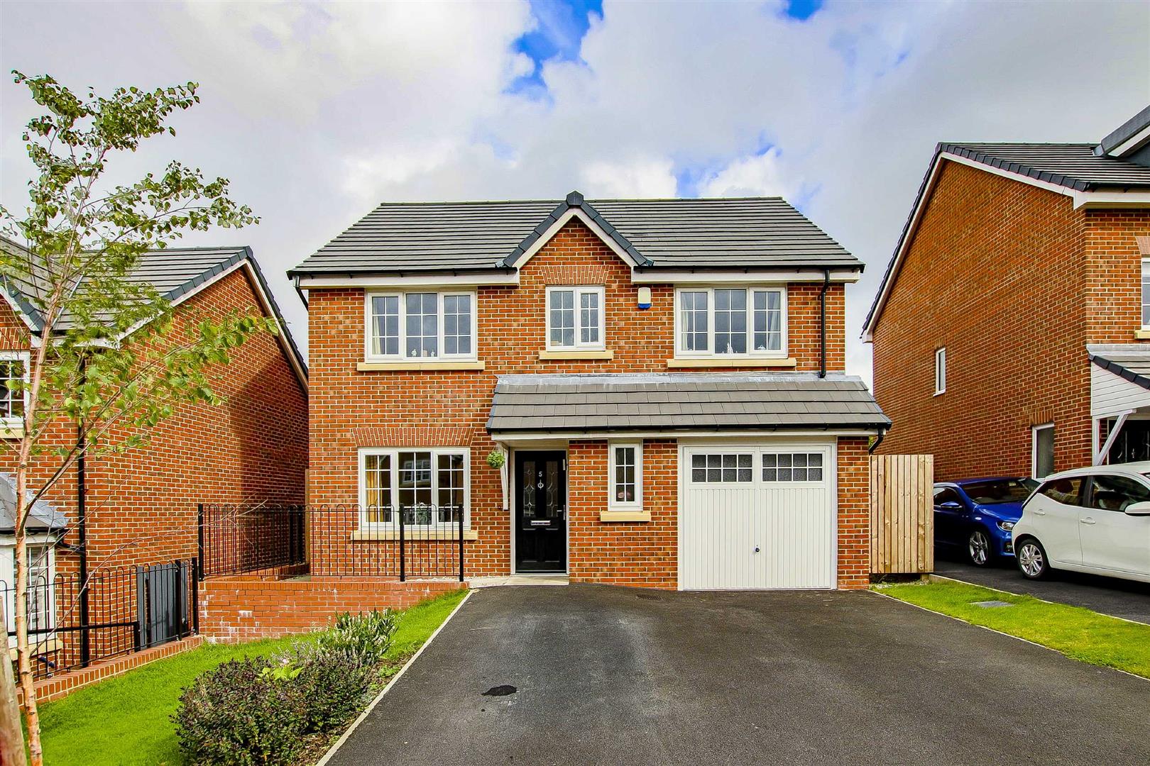 4 Bed Detached House For Sale - Main Image